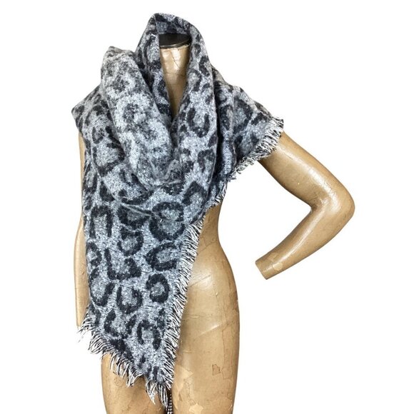 Soft Leopard Print Fringed Edge Scarf 25x71" approx. Grays and Black #318D - Picture 1 of 8